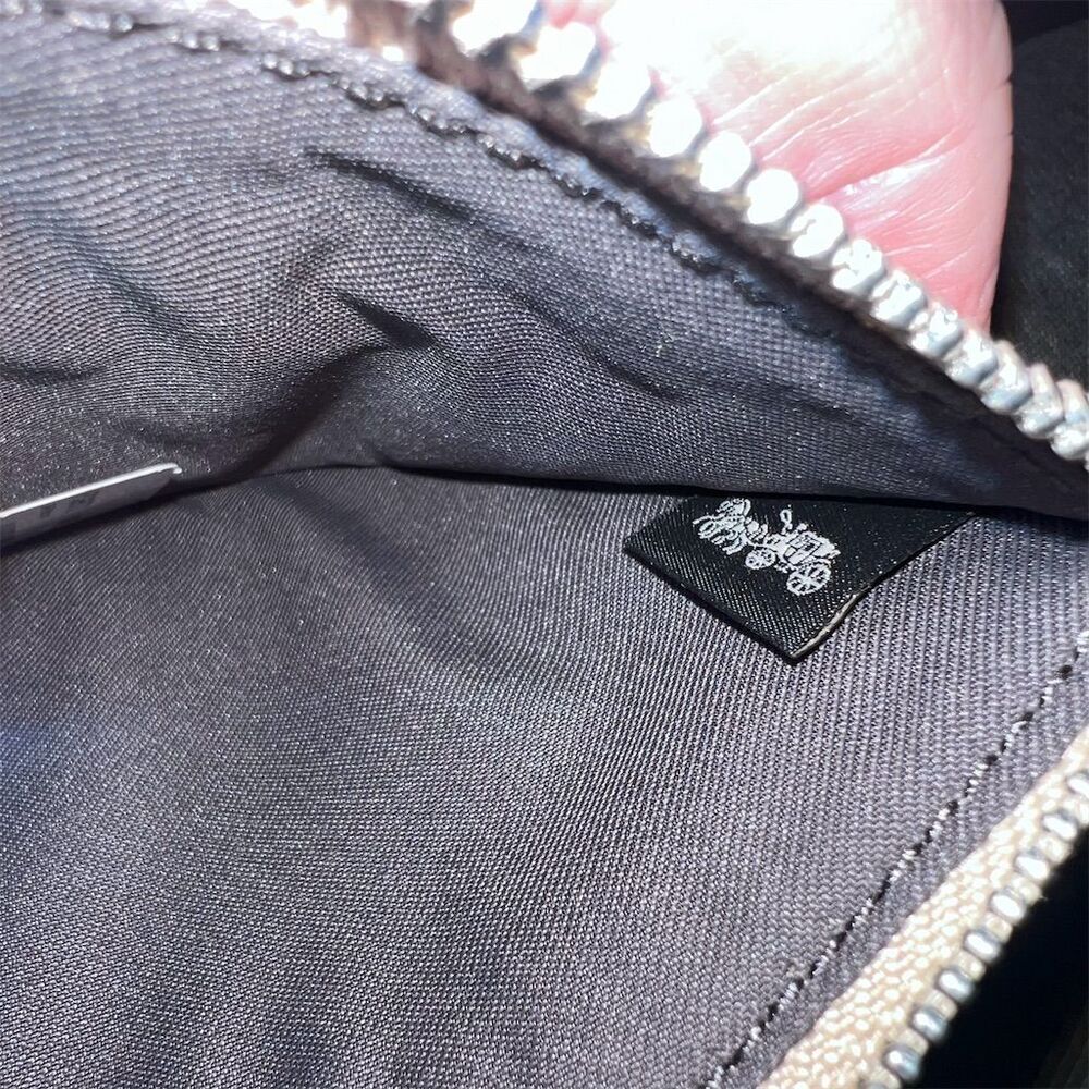 COACH Wallet Wristlet Zip Tip Cardholder NWT AUTHENTIC - Picture 4 of 4